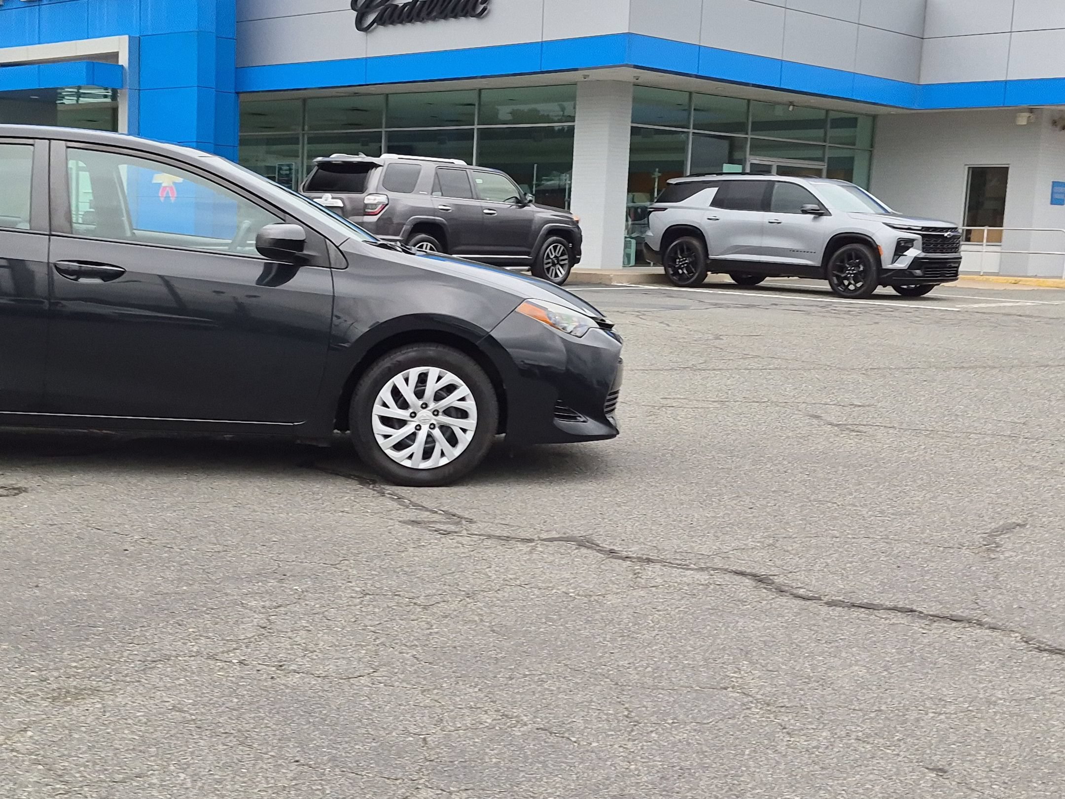 Used 2018  Toyota L image 6