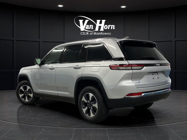 Used 2024 Silver Jeep 4xe image 5