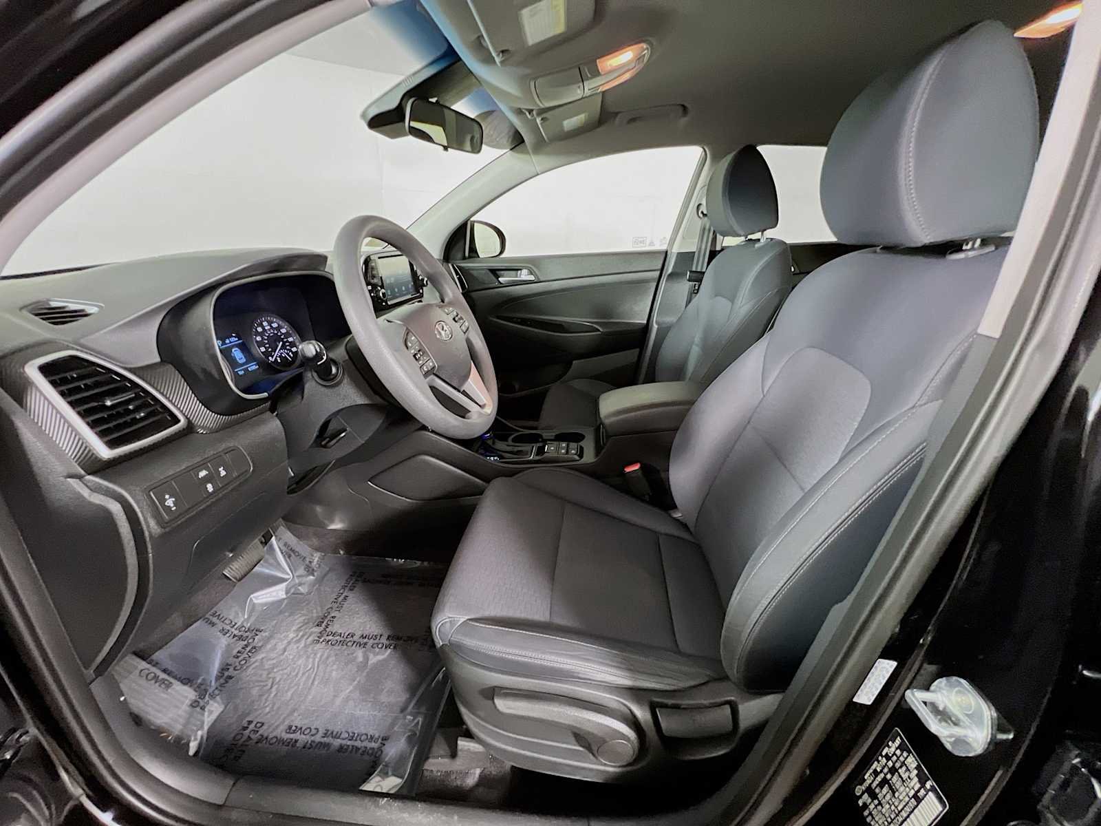 Used 2021 Black Noir Pearl Hyundai SE image 20