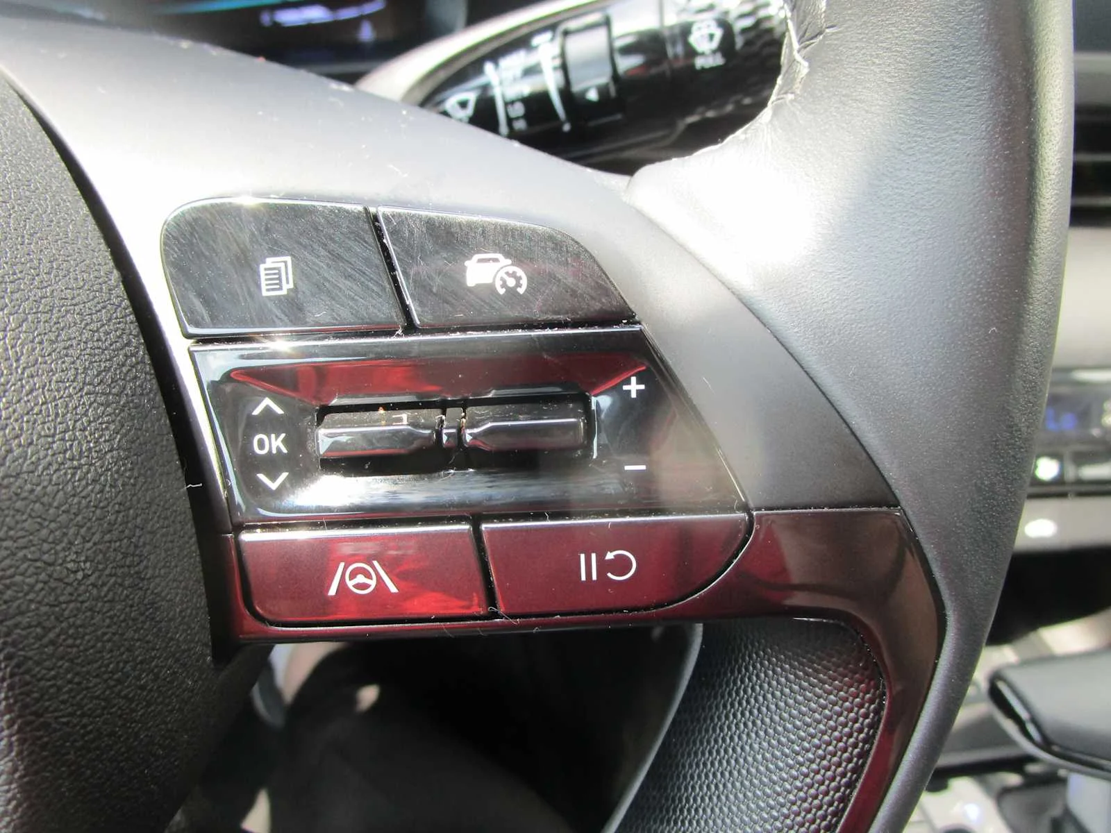 Used 2025 Serenity White Hyundai SEL Sport image 30