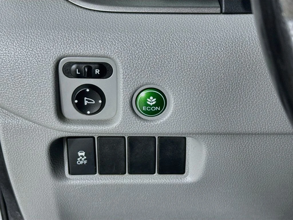 Used 2016 Silver Honda EX-L image 11