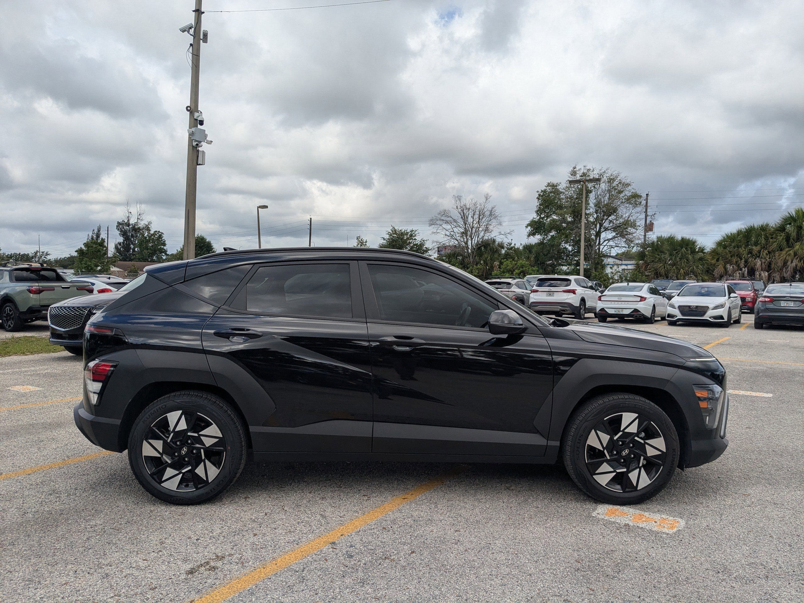 Used 2025 Abyss Black Pearl Hyundai SEL Convenience image 4
