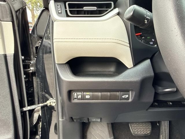 Used 2021 Black Toyota XLE Premium image 33