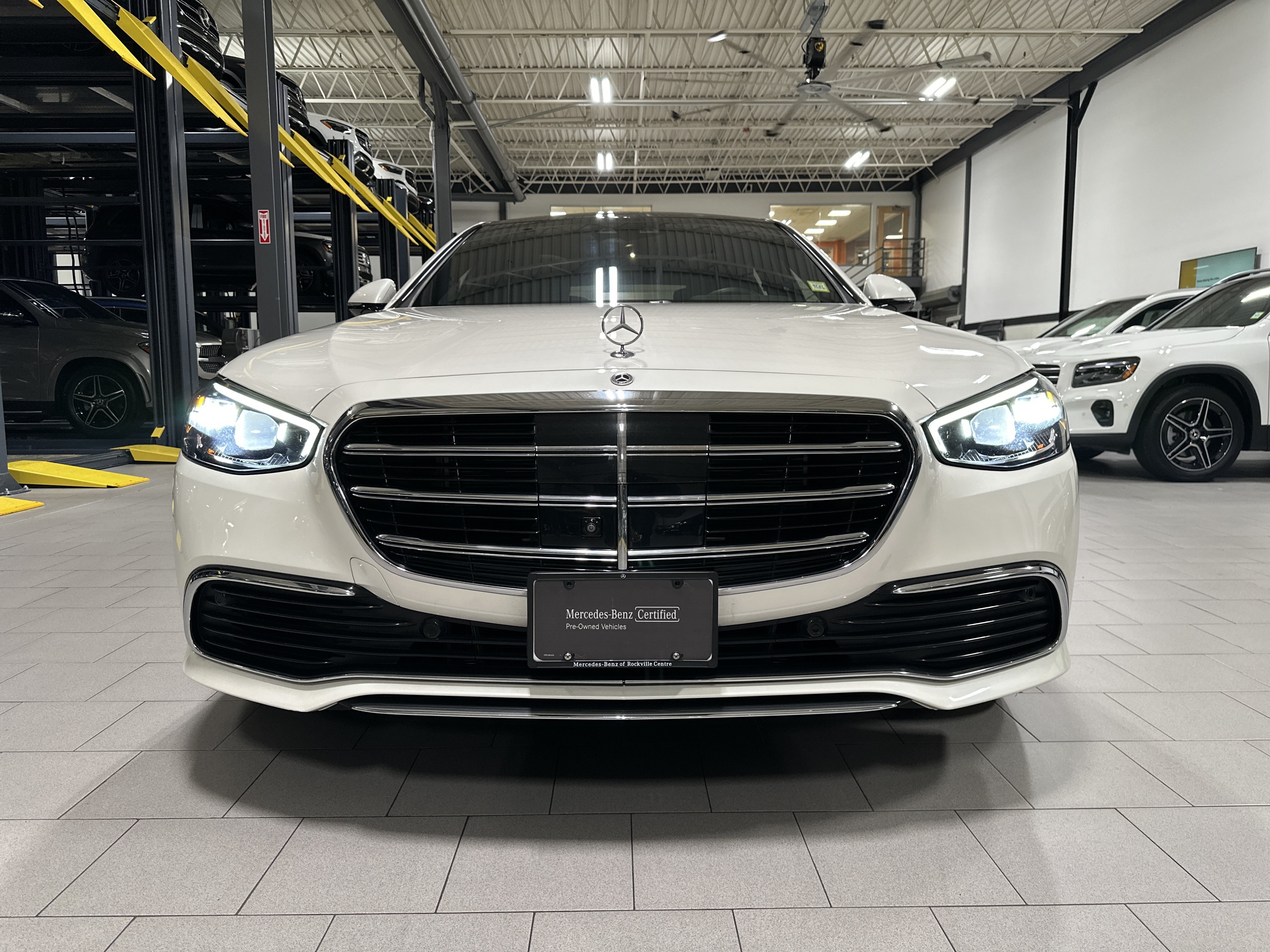 Certified Used 2023 MANUFAKTUR Diamond White Mercedes-Benz S 580 image 8