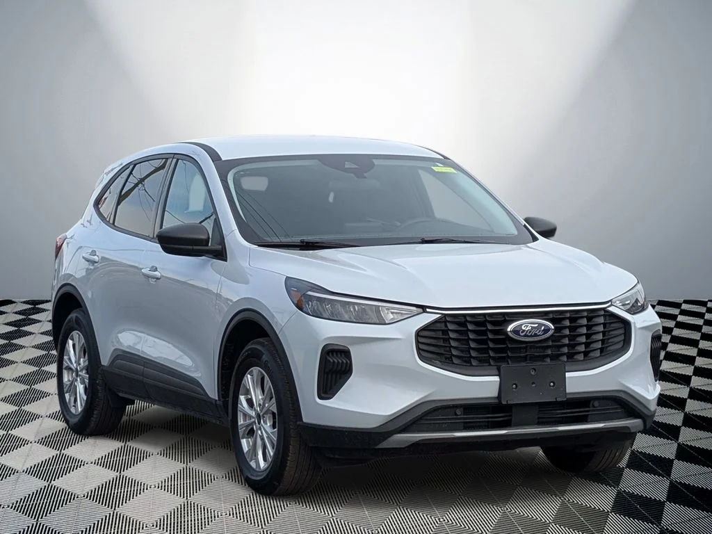 Used 2025 Silver Ford Active image 4