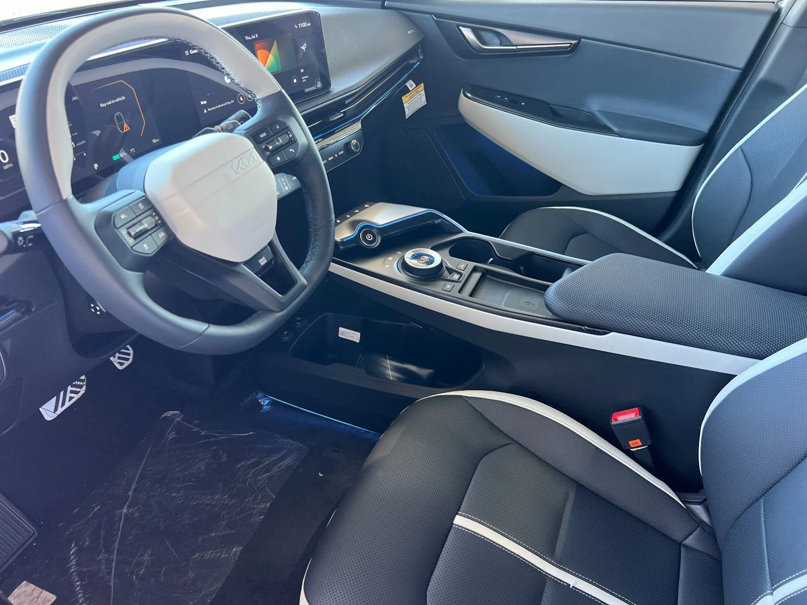 New 2026 White Kia GT-Line image 9