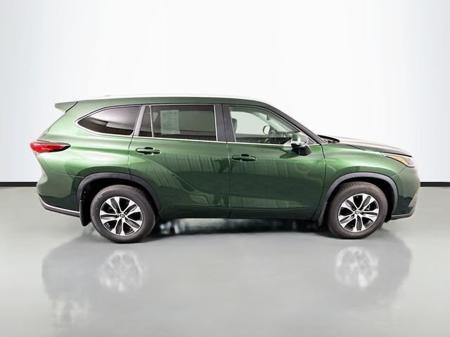 2023 Toyota Highlander XLE - Photo 8