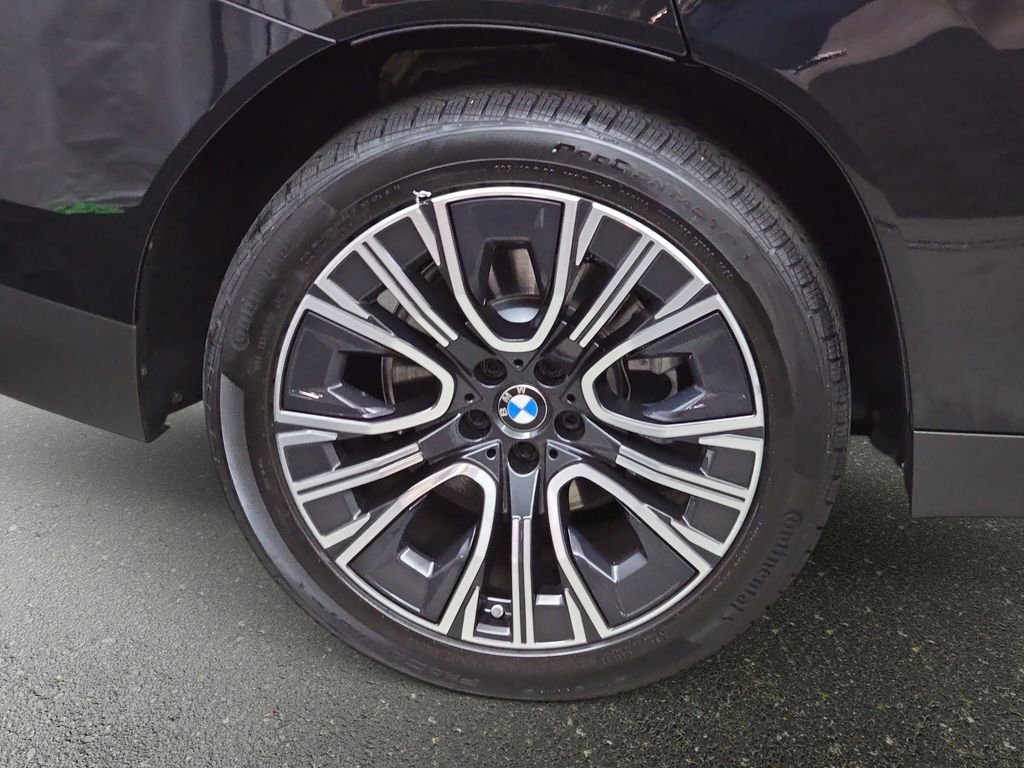 Used 2026 Black Sapphire Metallic BMW 30 xDrive image 32