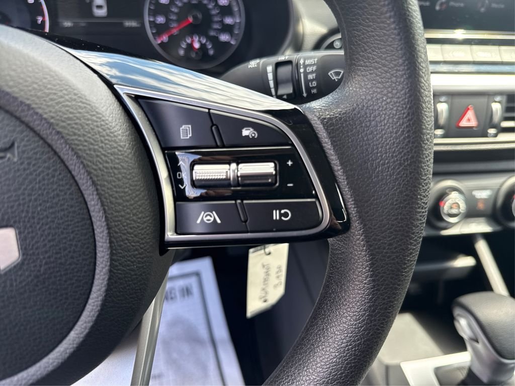 Used 2023 Red Kia LXS image 30