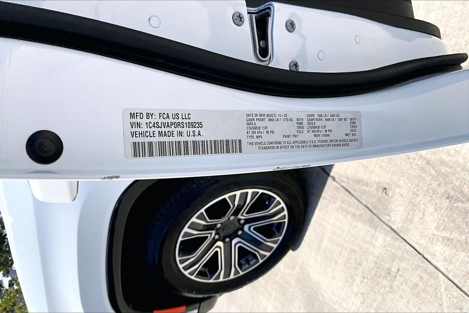 Used 2024 Bright White Clearcoat Jeep  image 31