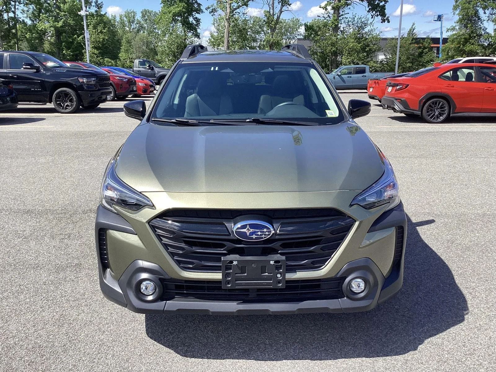 Used 2025 Autumn Green Metallic Subaru Onyx Edition image 2