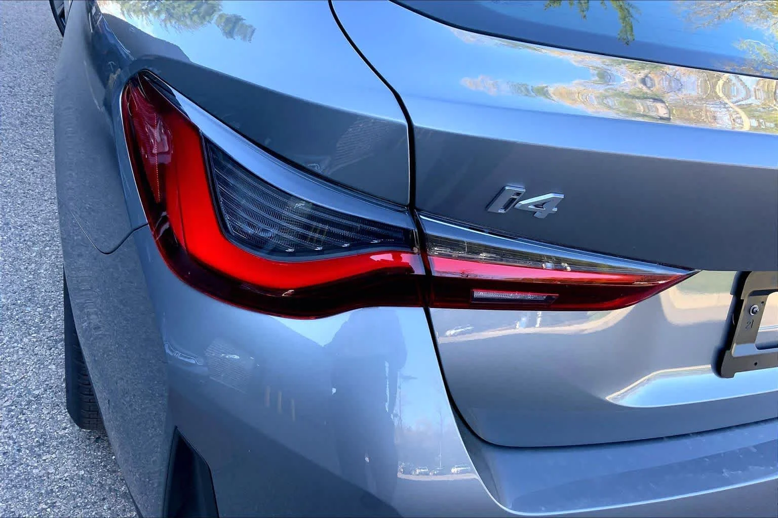 New 2026 Skyscraper Grey Metallic BMW xDrive40 image 14