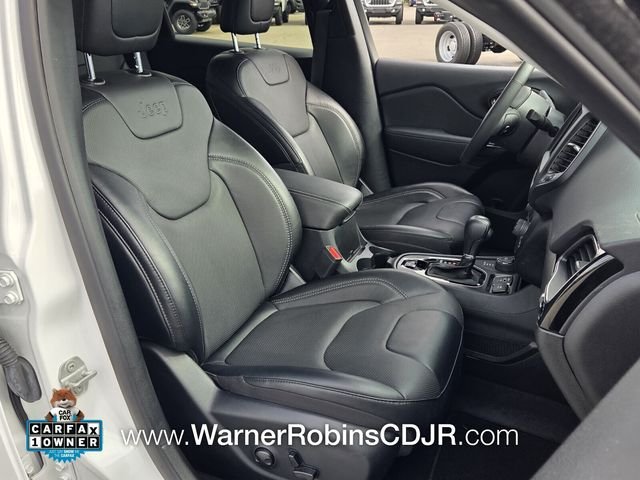 Used 2023 White Jeep Altitude image 17