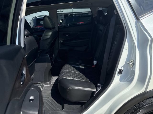 Used 2021 White Nissan Platinum image 10