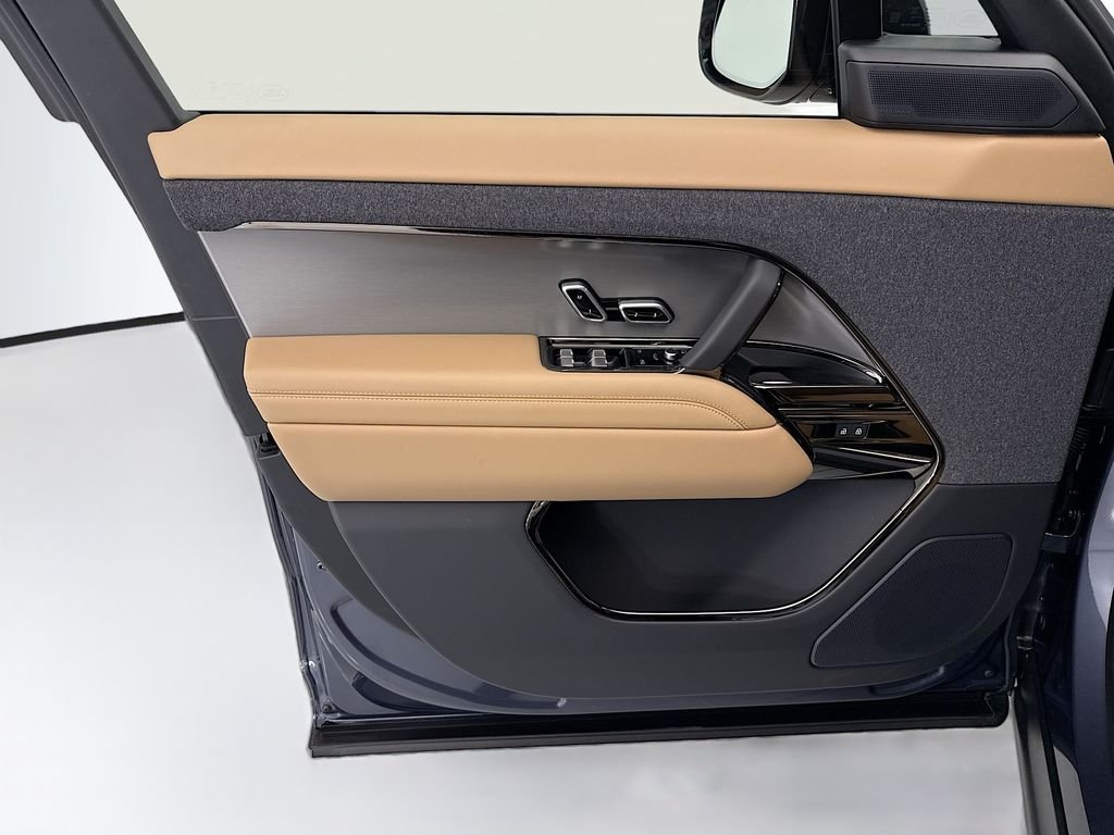 New 2026 Varesine Blue Land Rover SE image 23