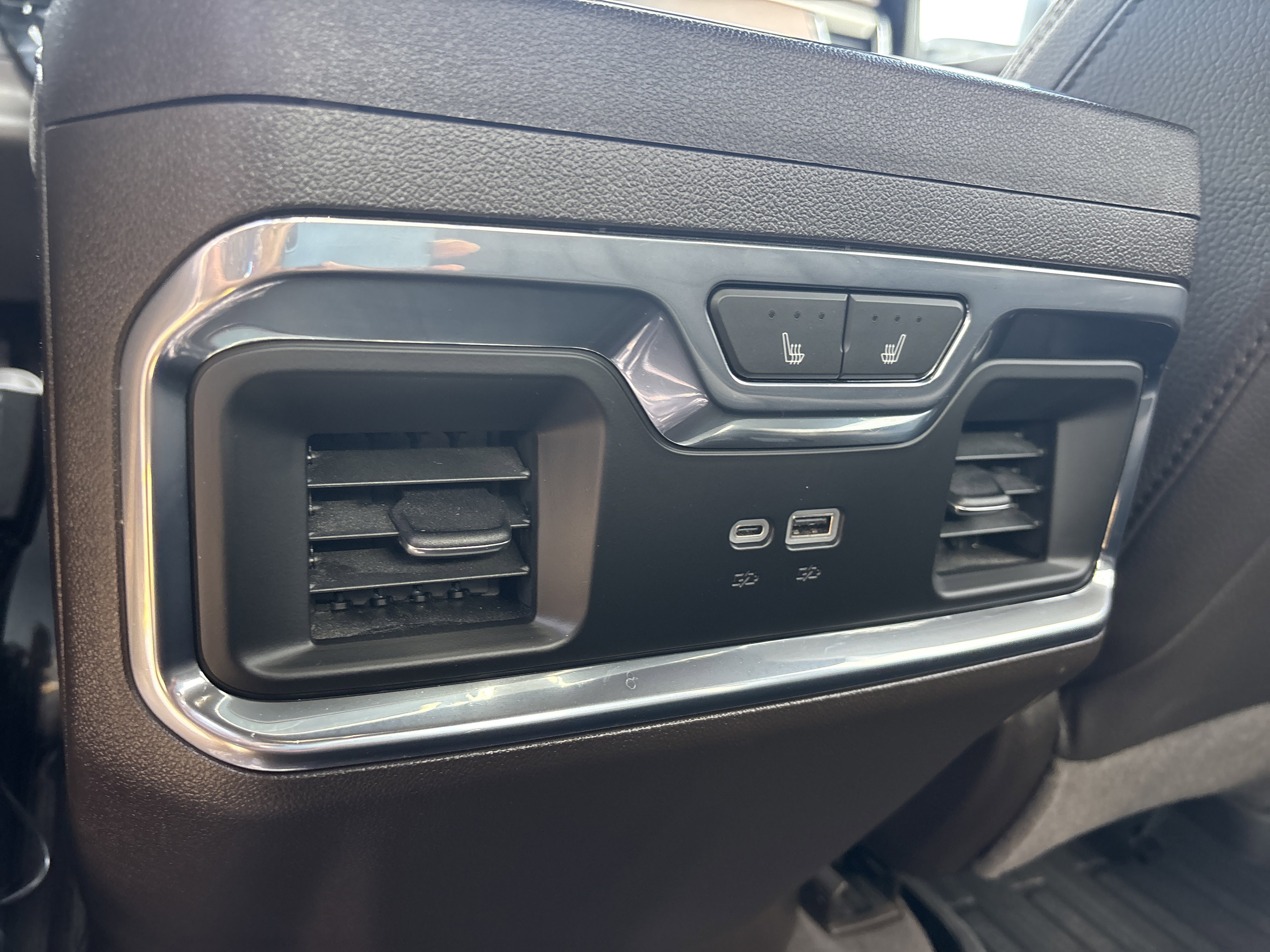 2024 GMC Sierra 3500HD Denali - Photo 18