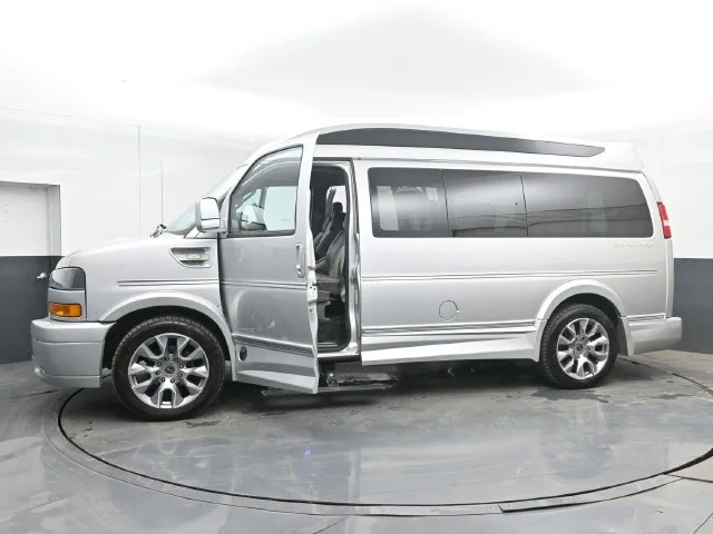 Used 2022 Silver GMC Work Van image 61