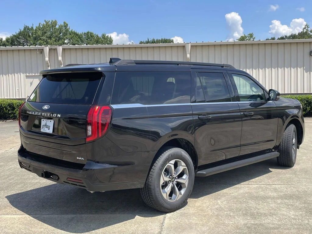 New 2027 Black Ford Active image 3