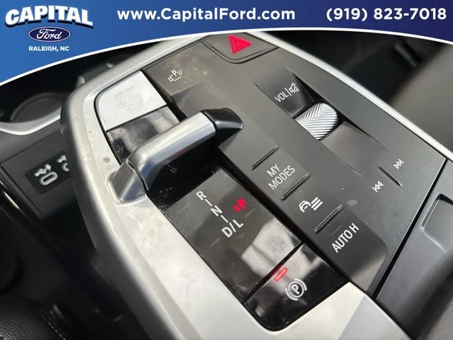 Used 2023 Gray BMW xDrive28i image 31