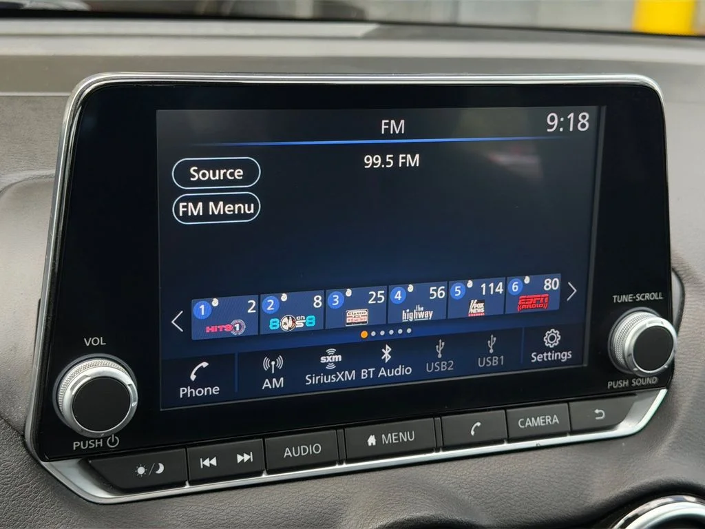 Used 2022 Red Nissan SR image 18