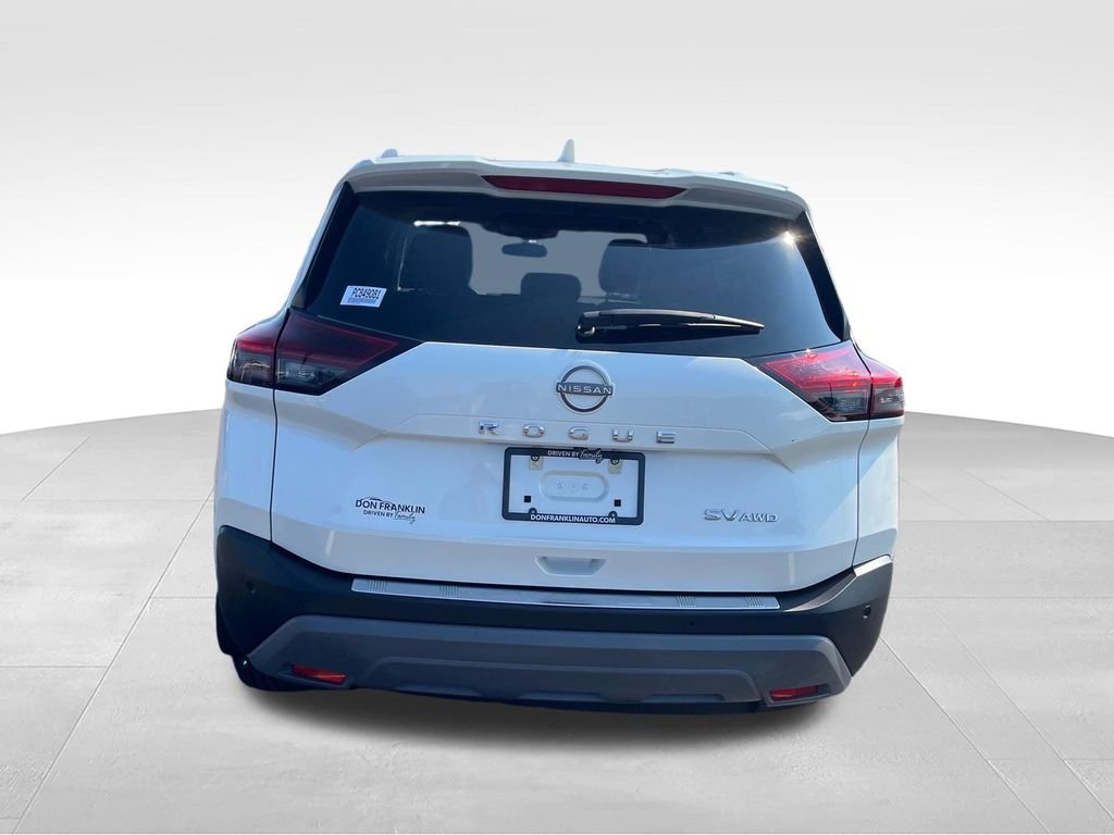 Used 2023 White Nissan SV image 4