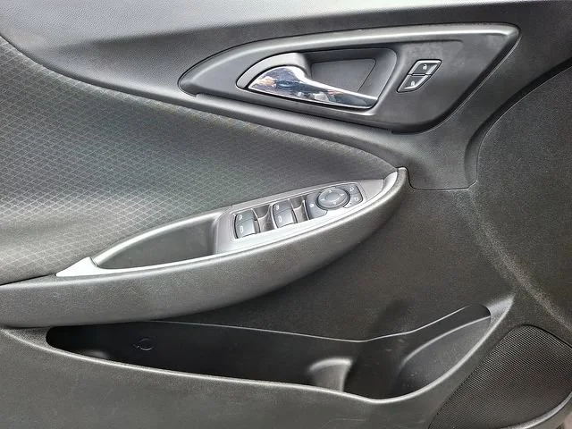 Used 2023 Mineral Gray Metallic Chevrolet LT image 13