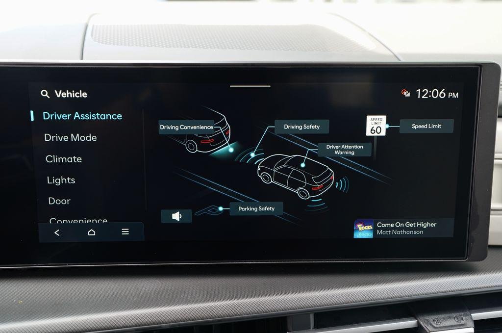 New 2026 Phantom Black Hyundai SE image 15