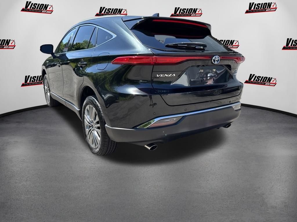 Used 2021 Black Toyota XLE image 8