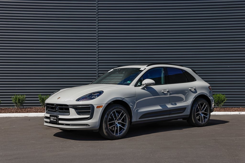 2025 Porsche Macan Base