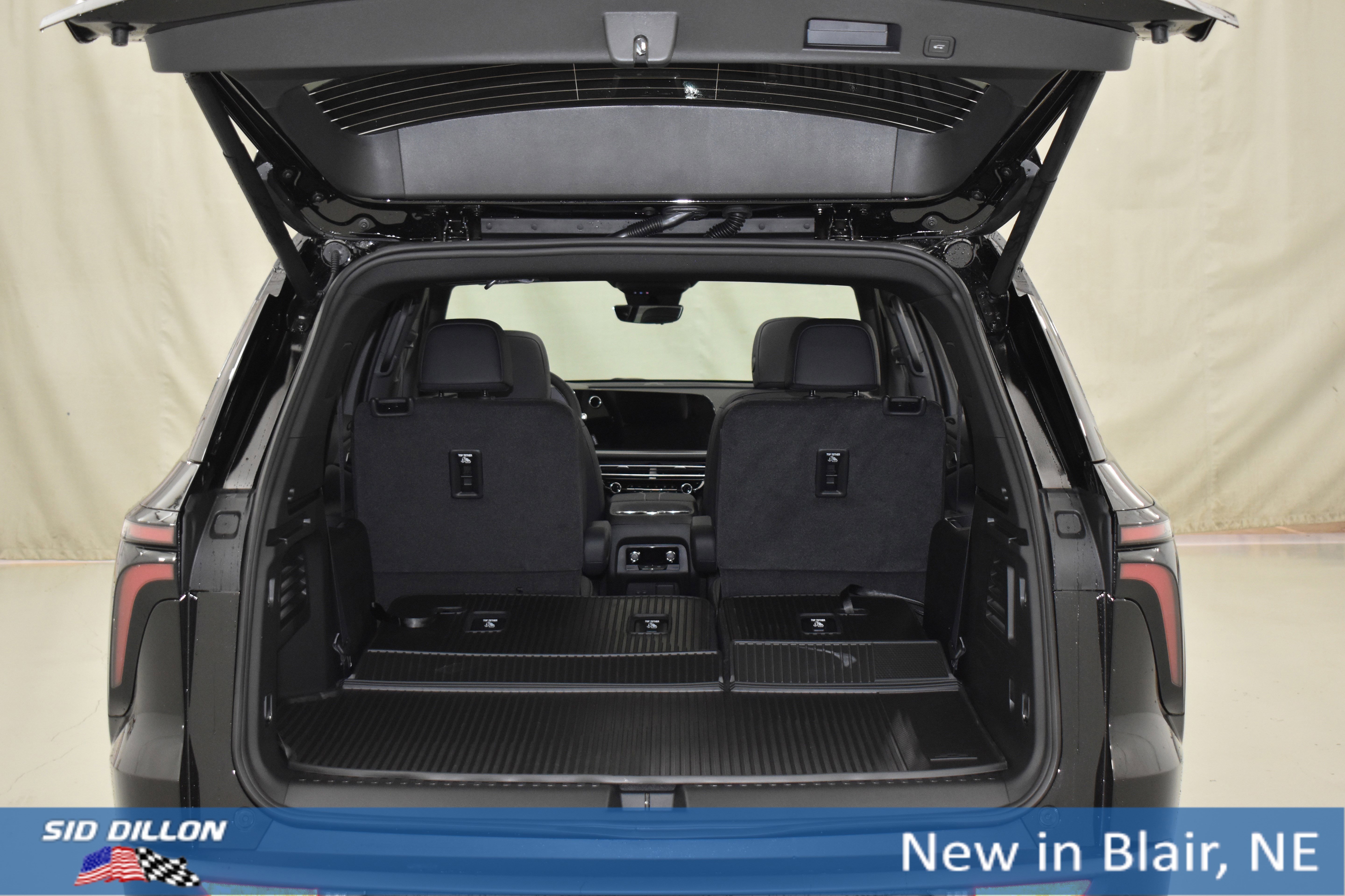 New 2026 Mosaic Black Metallic Chevrolet LT image 13