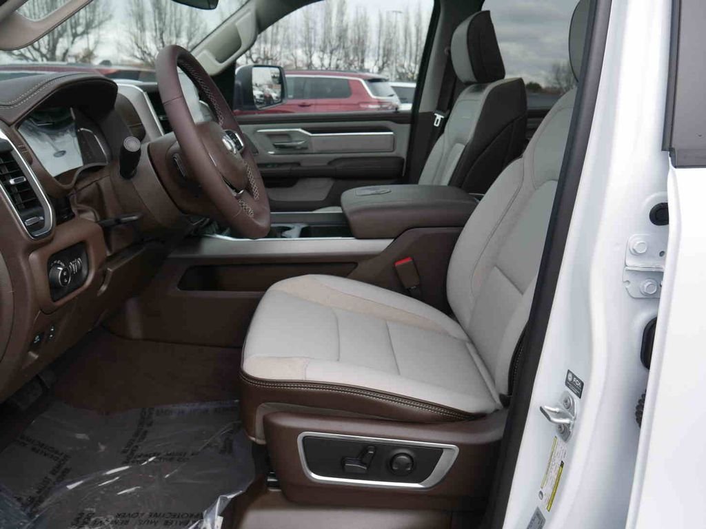 New 2026 Bright White Clear-Coat Exterior Paint RAM LARAMIE image 30