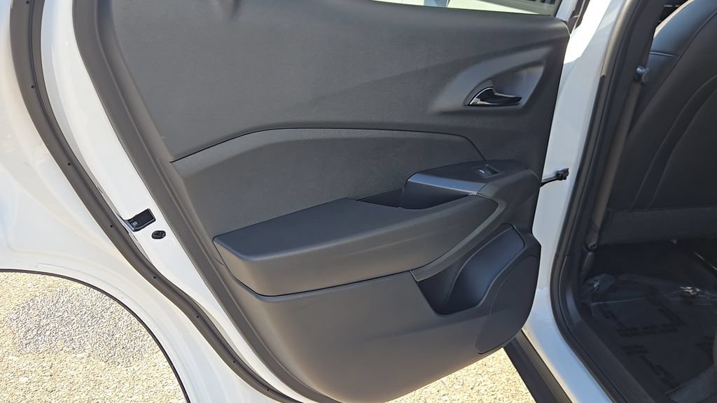 New 2026 Summit White Chevrolet LT image 20