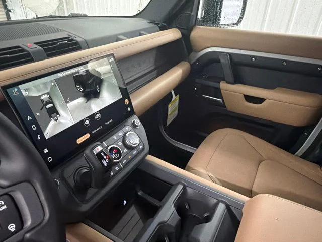 New 2026 Borasco Gray Metallic Land Rover S image 31