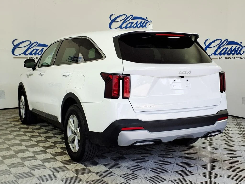 Certified Used 2025 White Kia LX image 2