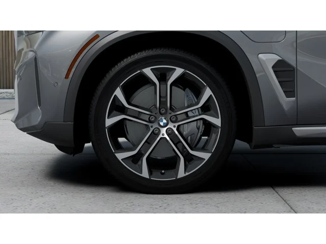 New 2026 Skyscraper Grey Metallic BMW X5 50e image 7