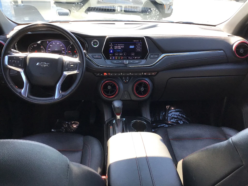 Used 2022 Iridescent Pearl Tricoat Chevrolet RS image 13