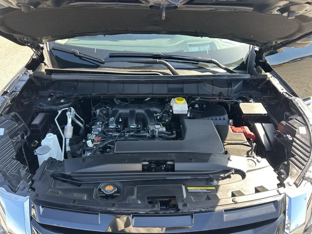 Used 2025 Black Nissan Platinum image 29