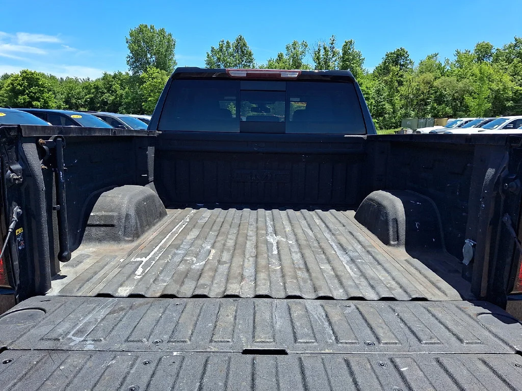 Used 2020 Carbon Black Metallic GMC SLT image 31