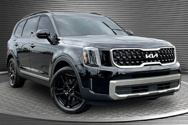Certified Used 2023 Black Kia EX X-Line image 3