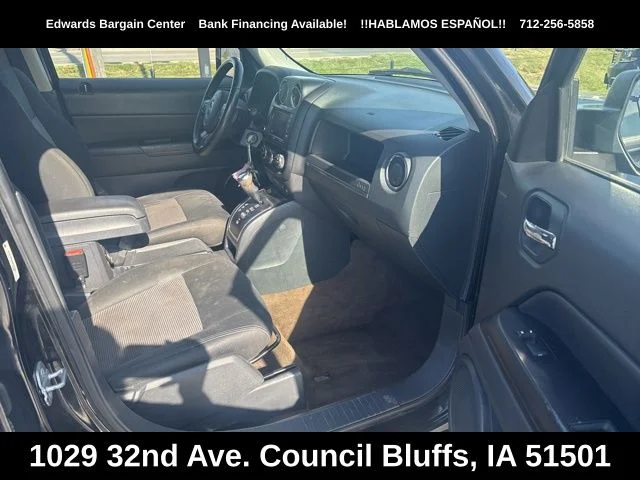 Used 2014 Black Jeep Latitude image 9