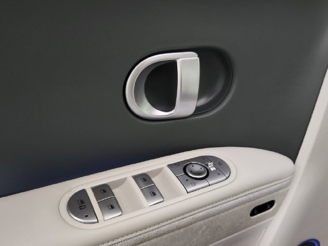 2024 Hyundai IONIQ 5 Limited - Photo 10