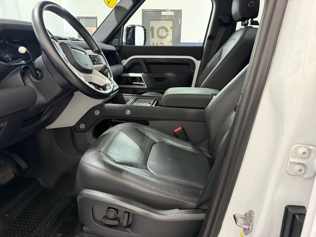 2023 Land Rover Defender SE - Photo 28