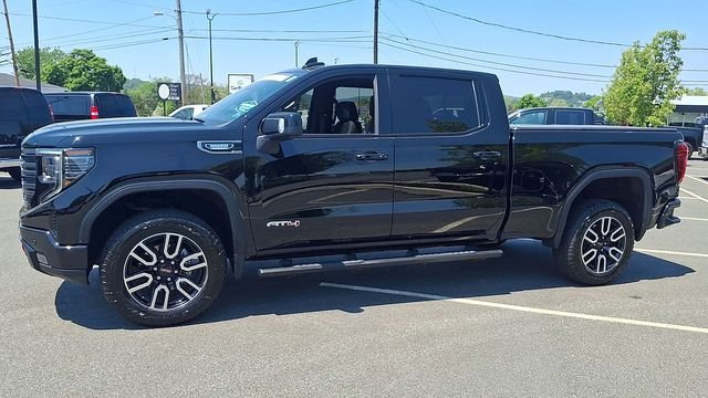 Used 2025 Onyx Black GMC AT4 image 45