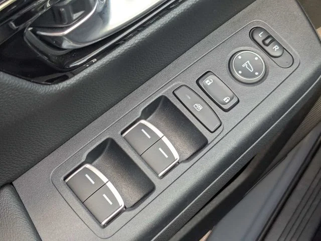 2025 Honda CR-V EX-L - Photo 23
