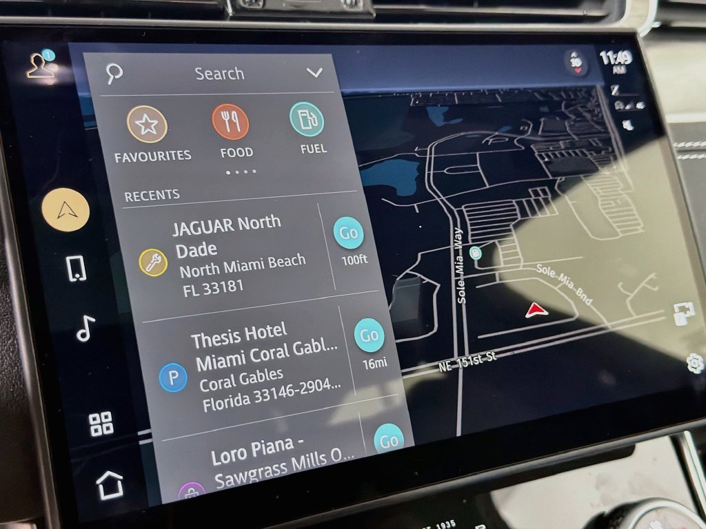 Used 2024 Black Jaguar R-Dynamic SE image 13