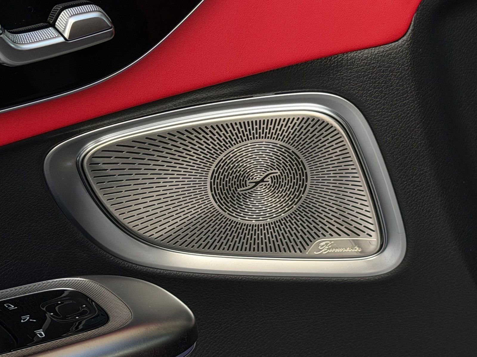 New 2026 MANUFAKTUR Moonlight White Metallic Mercedes-Benz AMG® CLE 53 4MATIC+ Cabriolet image 33