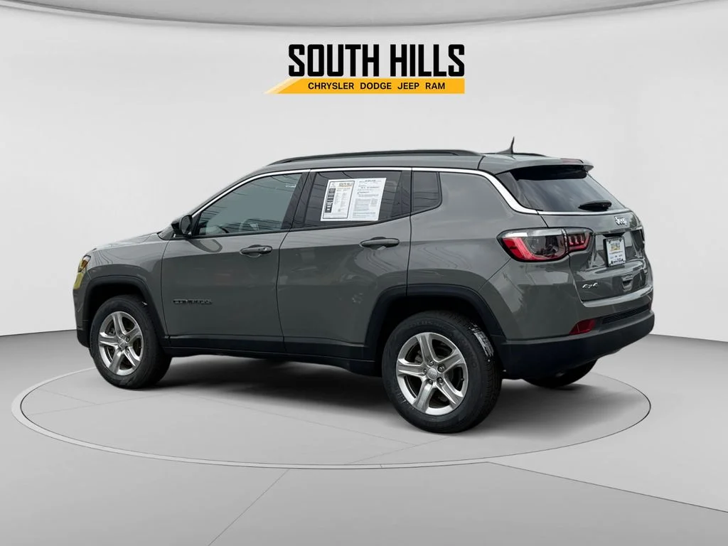 Certified Used 2023 Gray Jeep Latitude image 3