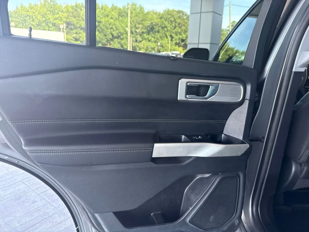 Used 2022 Gray Metallic Ford Limited image 34