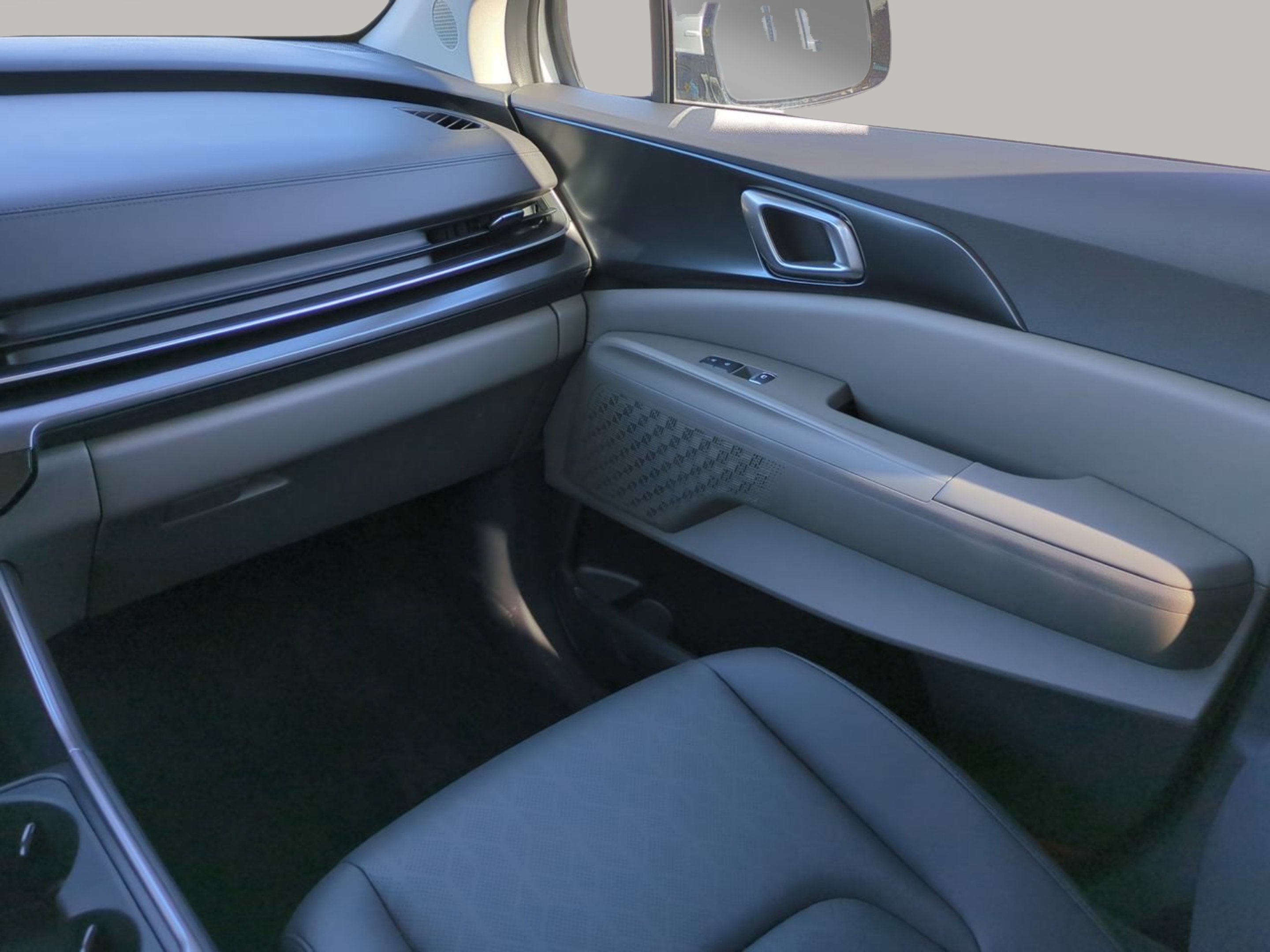 New 2026 Snow White Pearl Kia LXS image 15