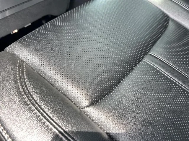 Used 2023 Black Jeep Base image 19